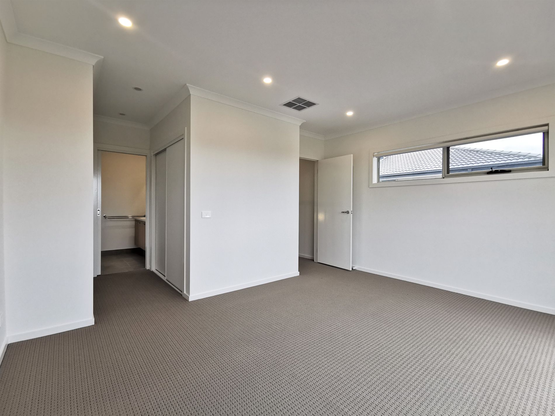 35 Hoffman Cr, Truganina