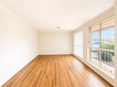 2 / 96 Thames Boulevard, Werribee