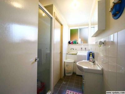 2 / 13 Peterborough Ave, Lake Illawarra