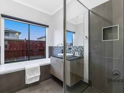 34 Bales Road, Cranbourne East