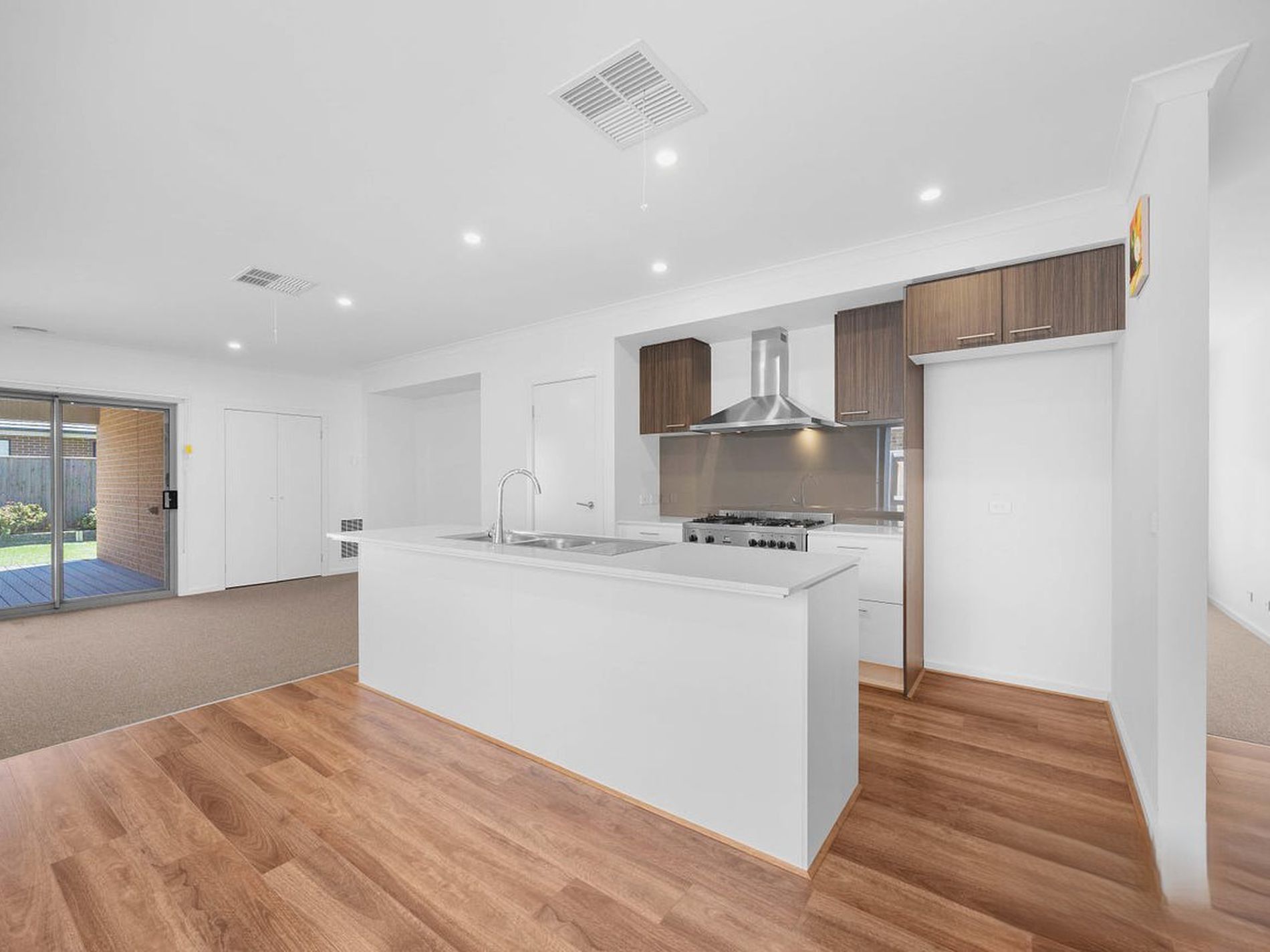 27 Rosewater Street, Manor Lakes