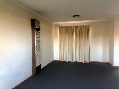 Flat 2 / 75 Huntingfield Drive, Hoppers Crossing
