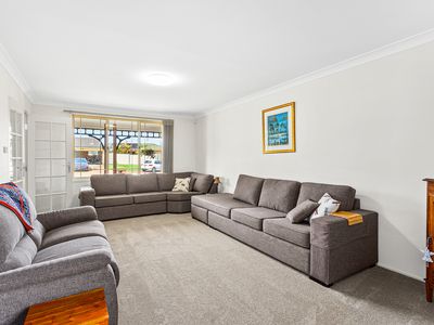 86 Sunnybank Crescent, Horsley