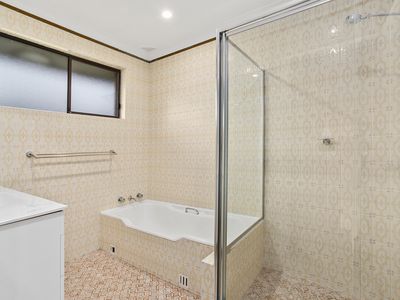 12 Loftus Drive, Barrack Heights