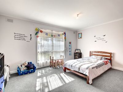 2 Garden Crescent, Murray Bridge