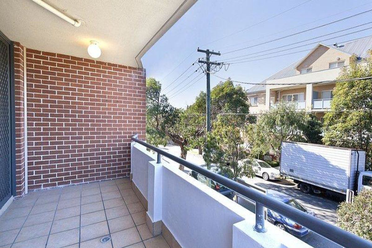 9 / 11 Crane Street, Homebush