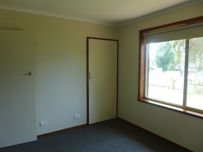 4 Johnston Avenue, Newcomb