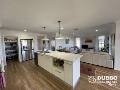 6 Ellenborough Avenue, Dubbo