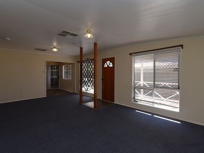 145 Wren Street, Longreach