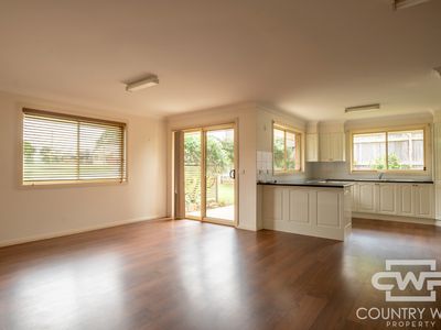 8B Urandangie Street, Guyra