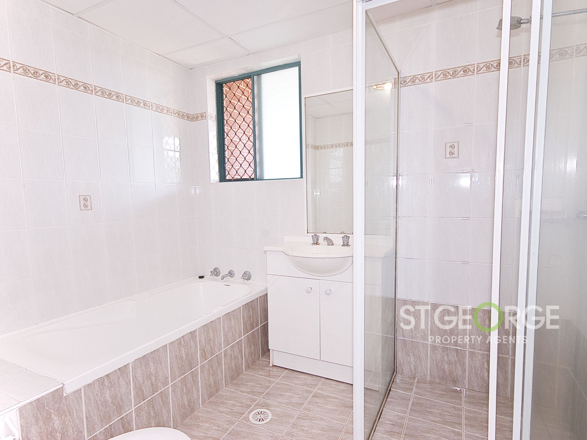 8 / 22 Sarsfield Circuit, Bexley North