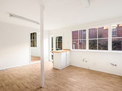 81b Bathurst Street, Hobart