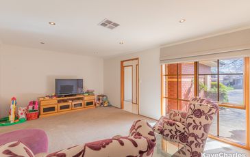 8 Hillman Court, Berwick