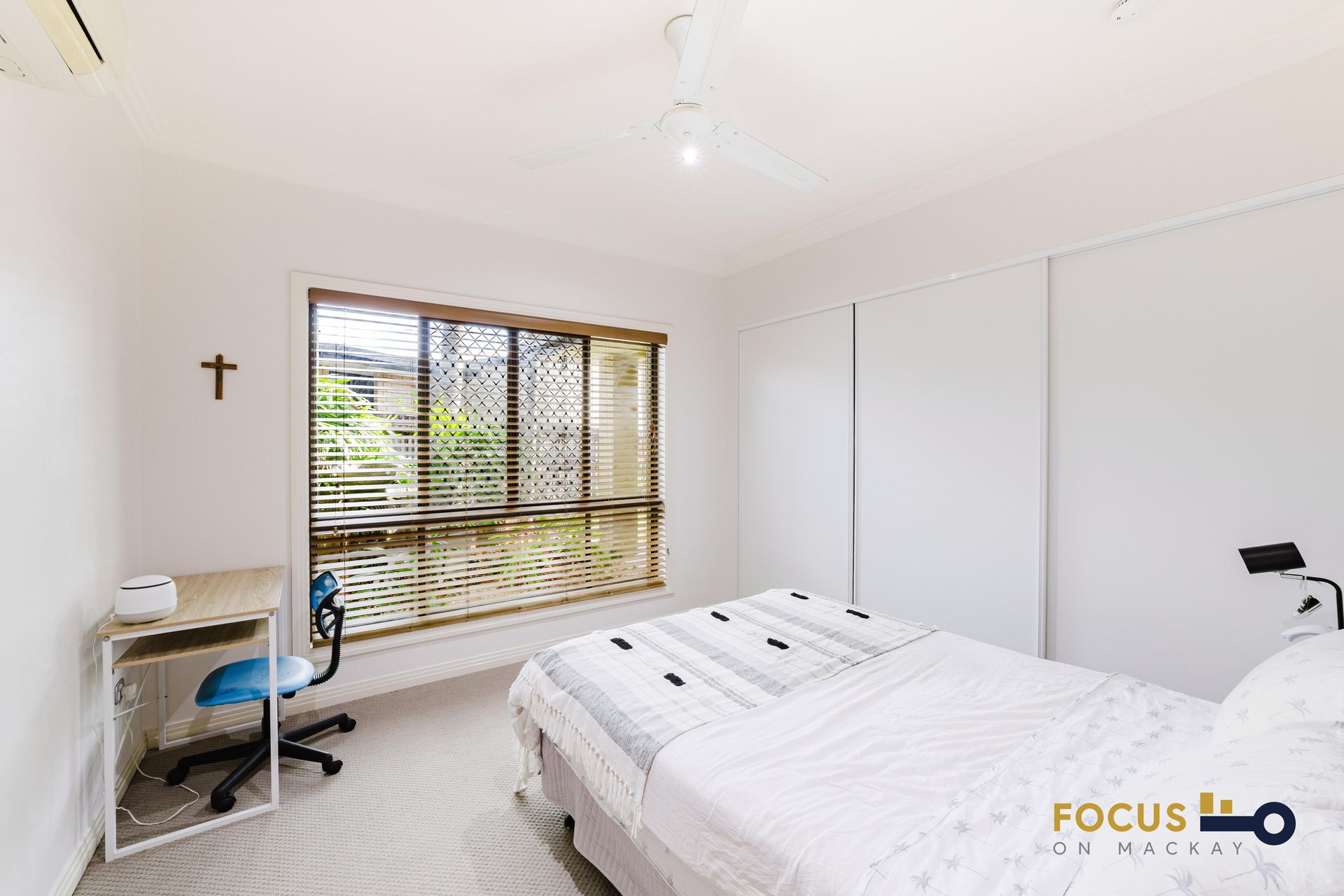 70 Gingham Street, Glenella