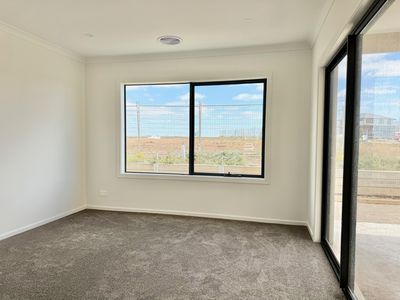 4 Akroydon Street, Werribee