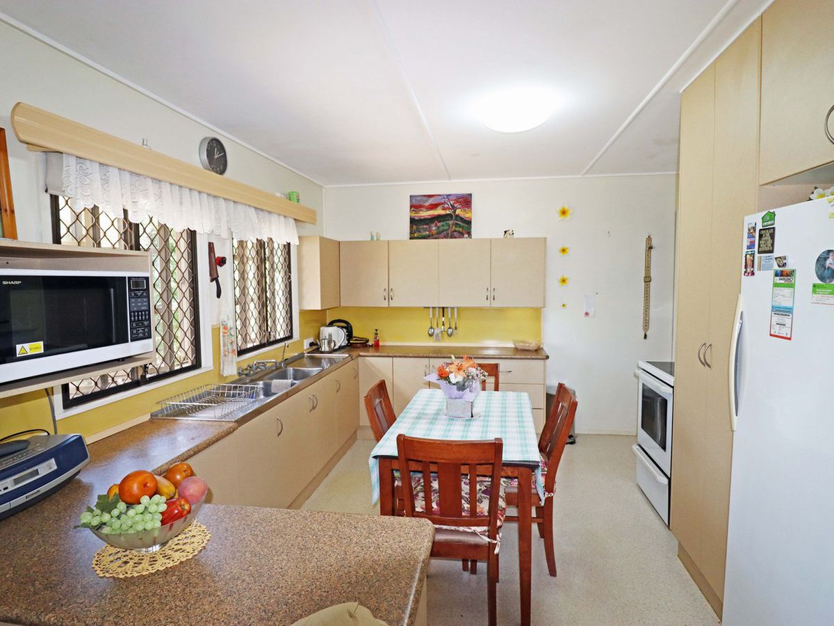 19 Fifth Avenue, Atherton