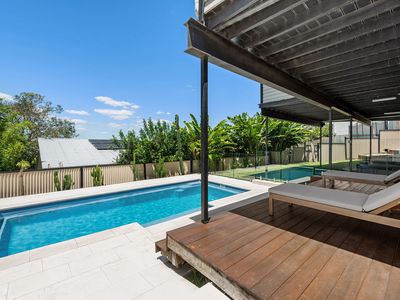 132 Seventeen Mile Rocks Road, Oxley