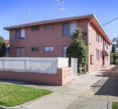 7 / 10 Anglers Way, Maribyrnong