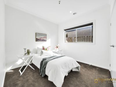 38 Bonhams Circuit, Manor Lakes