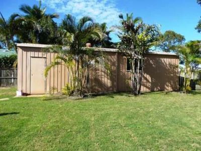 30 Ibis Boulevard, Eli Waters