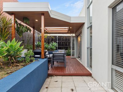 2 Japonica Way, Murdoch