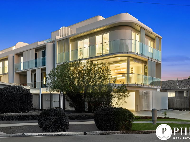 Villa 4 3 Esplanade West, Paradise Point