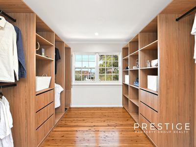 13 Gnarbo Avenue, Carss Park