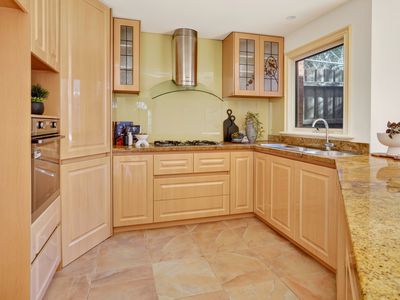 1A Erica Avenue, Malvern East
