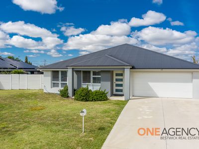14 Maxwell Drive, Eglinton