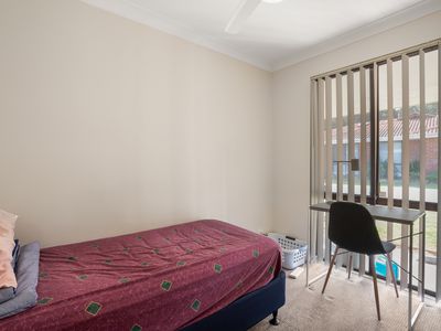 12 / 6 Ashford Avenue, Rockingham