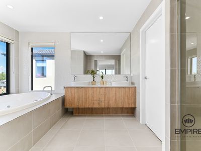 55 Fitzwilliam Cct, Clyde North