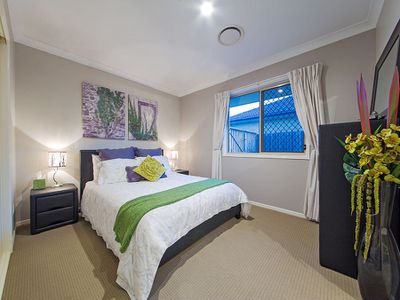 5 Sylvateere Cr, Wakerley