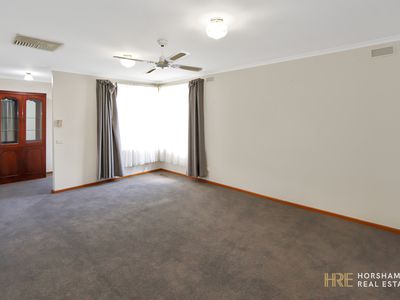 20 Felstead Avenue, Horsham