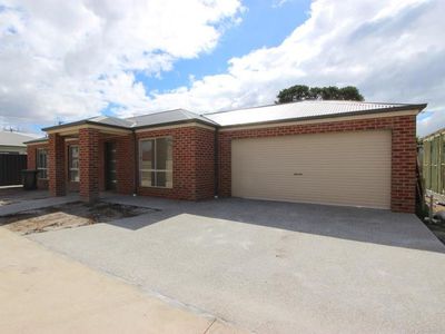 2 / 291 Wilsons Road, St Albans Park