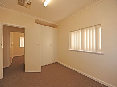 112 Piccadilly Street, Piccadilly