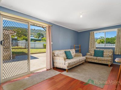 74 Lakeside Avenue, Mount Beauty