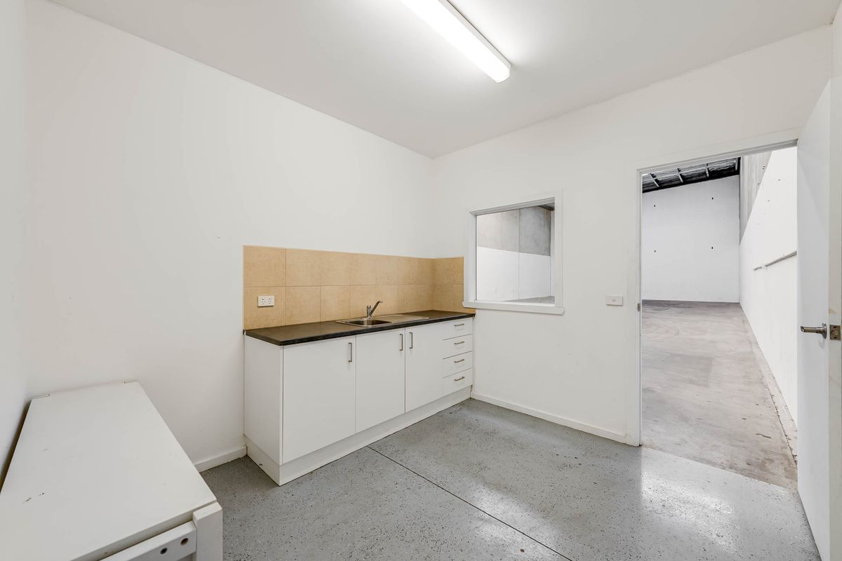 24 Drake Boulevard, Altona