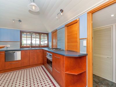 30 Bridge Street, North Booval