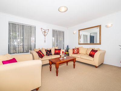 40 Delphine Ave, Dianella