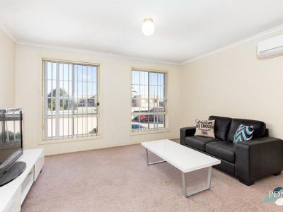 4 / 9 Rivercoast Road, Werribee South