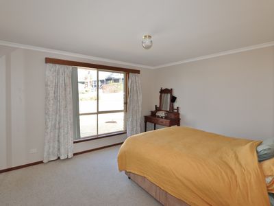 12 Blue Marlin Court, Eden