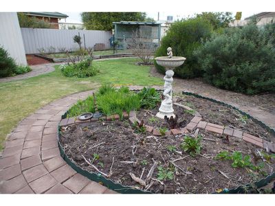 6 Lukin Court, Horsham