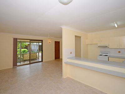 2 / 85 Miller Street, Urangan