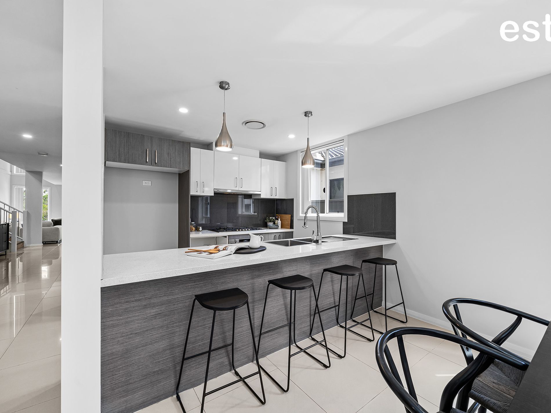 230 Greenview Parade, The Ponds