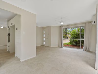 40 Kingaroy Avenue, Helensvale