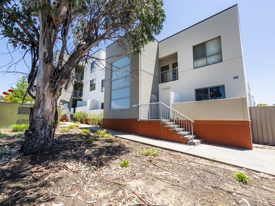 13D / 17 Uriarra Road, Queanbeyan