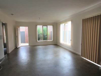 2 / 3 Enfield Close, Corio