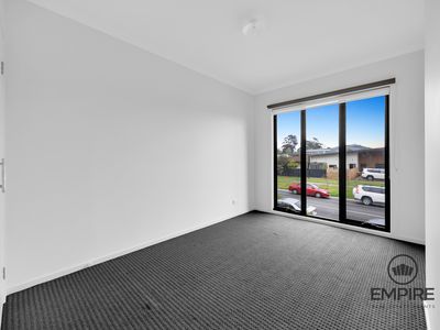 8 Balmoor Terrace, Clyde North