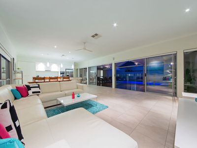 8 Watervale Pde, Wakerley
