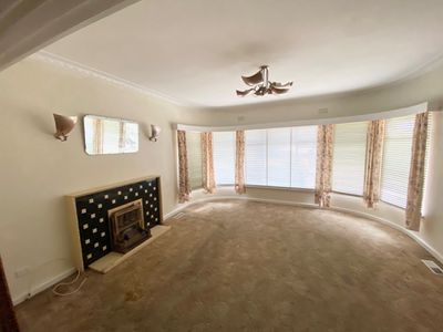 82 Duncans Road, Werribee